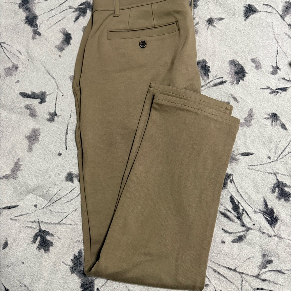 True Classic Slim Comfort Fit Chino Pants – Khaki (Size 31) but very stretchy